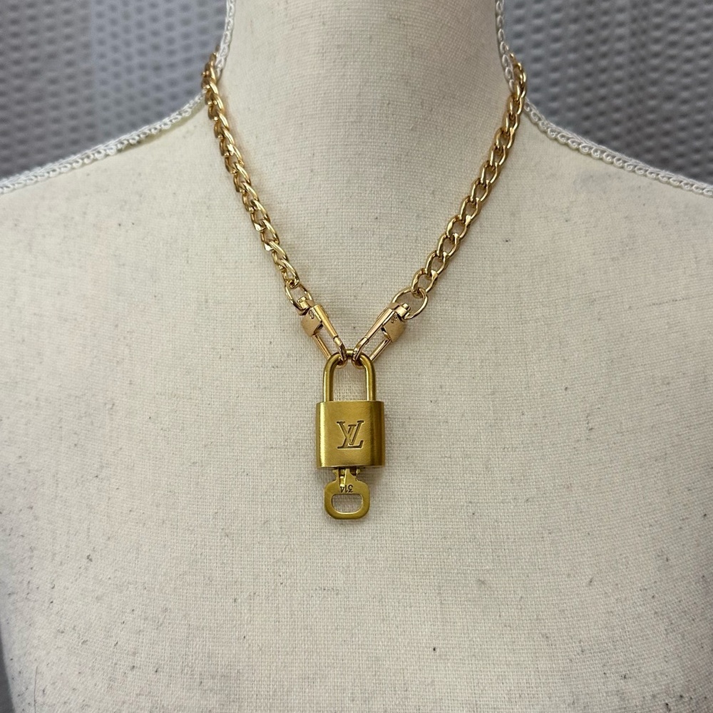 Authentic LV Louis Vuitton lock and key - $70 each or 2 for $$130 - Picture 2 of 16